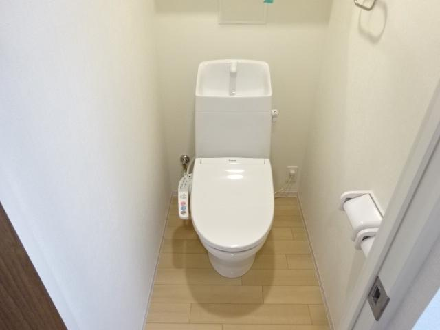 加古川市別府町新野辺のアパートのトイレ|シャワー付トイレ（イメージ）