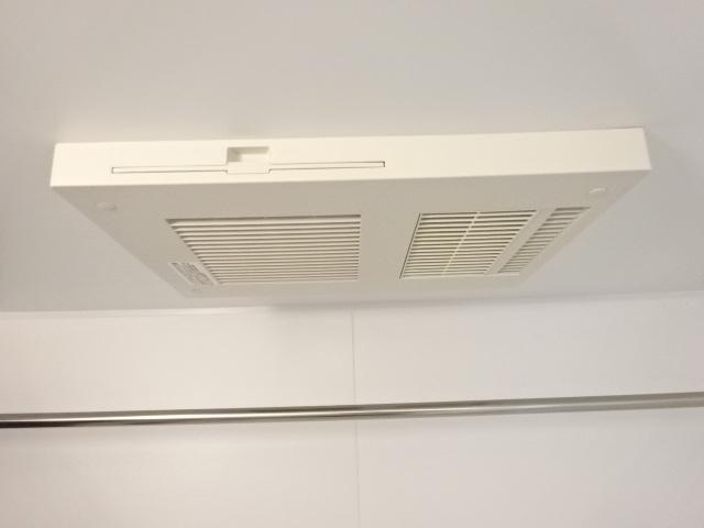 加古川市別府町新野辺のアパートのその他|浴室乾燥機（イメージ）