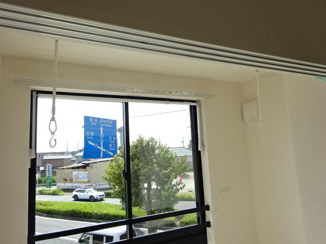 加古川市別府町新野辺のアパートの設備|室内物干し（イメージ）