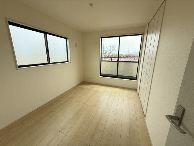 リーブルガーデンＳ第１前橋小屋原の洋室|2階:洋室2です