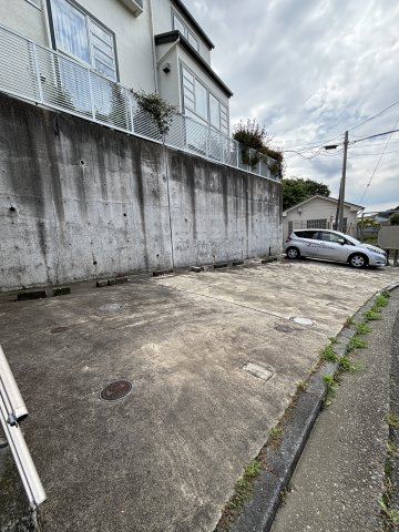ふらっと　いく　葉山の駐車場