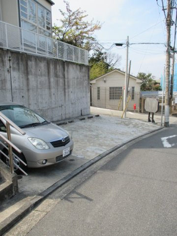 ふらっと　いく　葉山の駐車場