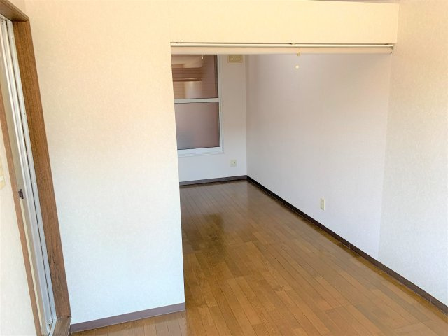 ジュリアーナ木場の洋室