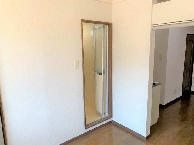 ジュリアーナ木場の洋室