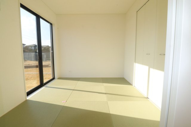 矢吹町八幡町第24　　　２号棟　　　善郷小学校、矢吹中学区の和室|リビングに隣接しているので使いやすいです♪