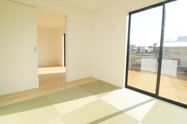 矢吹町八幡町第24　　　２号棟　　　善郷小学校、矢吹中学区の和室|リビングに隣接しているので使いやすいです♪
