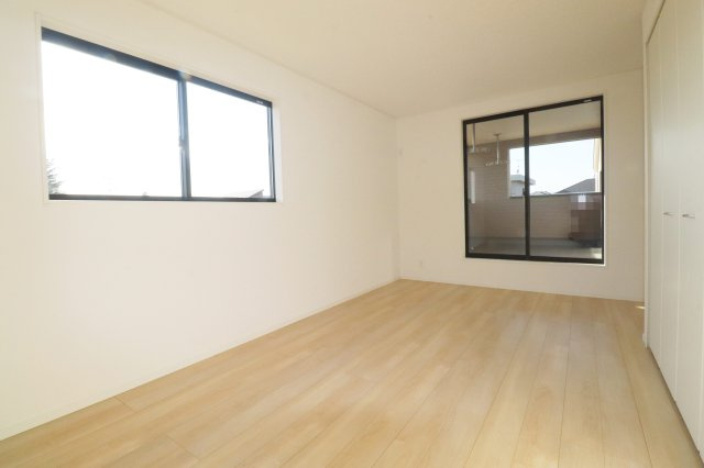 矢吹町八幡町第24　　　２号棟　　　善郷小学校、矢吹中学区の洋室