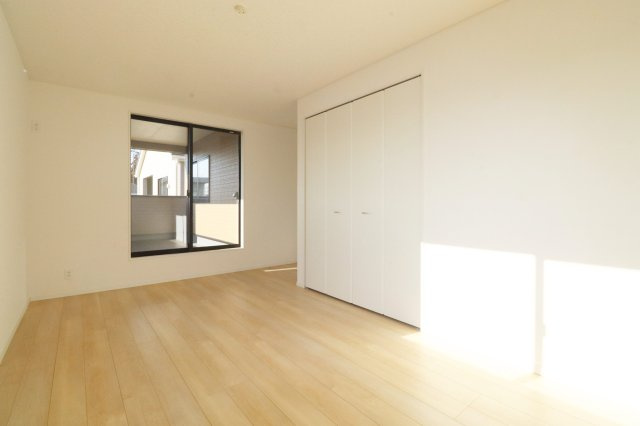 矢吹町八幡町第24　　　２号棟　　　善郷小学校、矢吹中学区の洋室