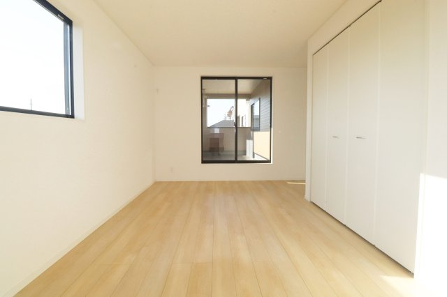 矢吹町八幡町第24　　　２号棟　　　善郷小学校、矢吹中学区の洋室