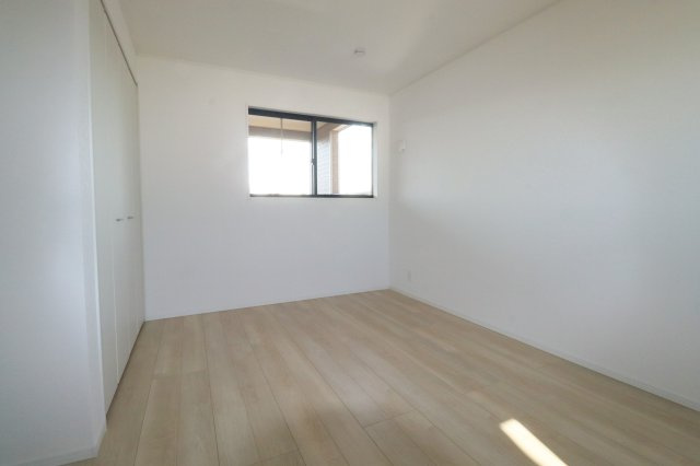 矢吹町八幡町第24　　　２号棟　　　善郷小学校、矢吹中学区の洋室