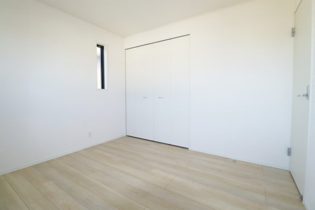 矢吹町八幡町第24　　　２号棟　　　善郷小学校、矢吹中学区の洋室