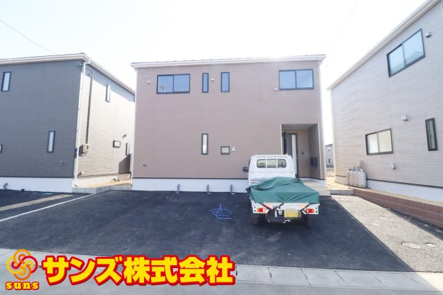 矢吹町八幡町第24　　　２号棟　　　善郷小学校、矢吹中学区の外観|北側から見た駐車場を含む外観♪