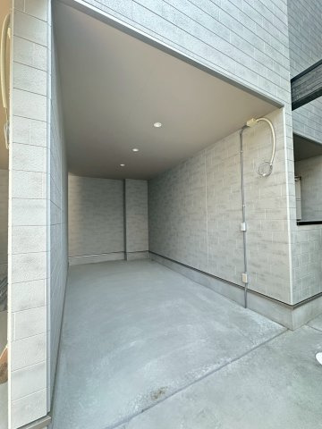 Healing Grace 高槻高西町　B棟の駐車場