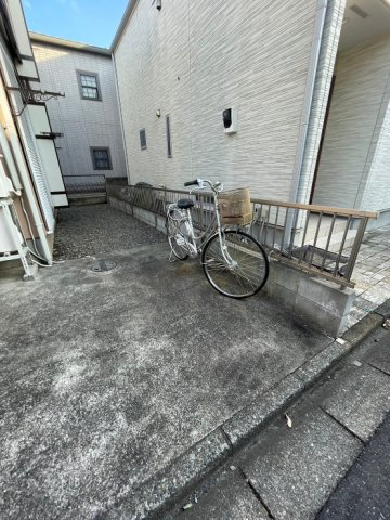 パル調布の駐車場