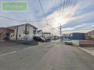 【前面道路含む現地写真】 | 全室南向き　並列2台駐車可　柏井町11期　全3棟　2号棟 | 販売現地