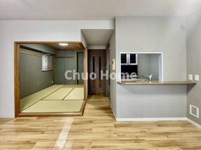 【居間・リビング】 | ハートフルシティ松戸六高台スクエア1 | 【リビングダイニング】一日の中で多くの時間を過すことになるリビングダイニングだからこそ、いつも穏やかな空間であることが必然。爽やかな通風と採光を存分に感じる事が出来る空間です。