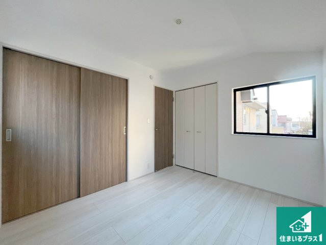 神戸市垂水区塩屋北町　新築一戸建ての洋室|収納スペースが充実しているので子供の成長に合わせてたくさん収納ができます！家族構成に合わせた様々な活用ができる収納！