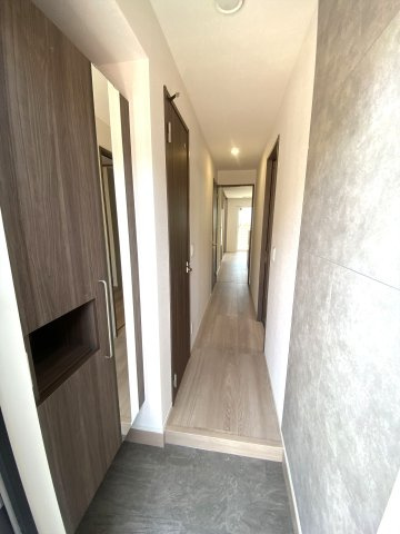 D-ROOM八本松東の玄関