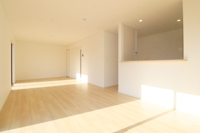 矢吹町八幡町第24　　　３号棟　　　善郷小学校、矢吹中学区の居間・リビング