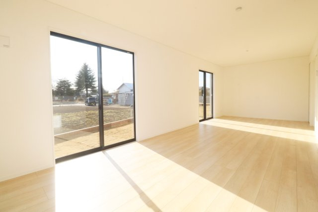 矢吹町八幡町第24　　　３号棟　　　善郷小学校、矢吹中学区の居間・リビング