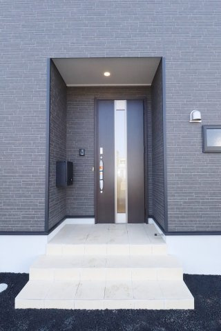 矢吹町八幡町第24　　　３号棟　　　善郷小学校、矢吹中学区の玄関