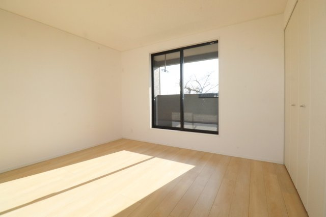 矢吹町八幡町第24　　　３号棟　　　善郷小学校、矢吹中学区の洋室