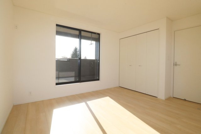 矢吹町八幡町第24　　　３号棟　　　善郷小学校、矢吹中学区の洋室