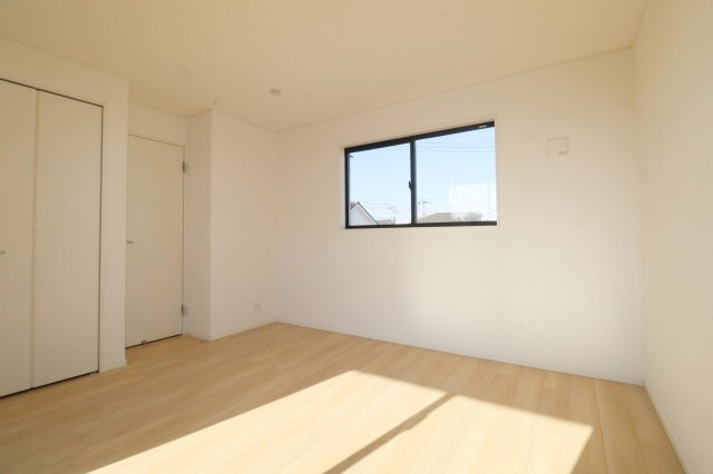 矢吹町八幡町第24　　　３号棟　　　善郷小学校、矢吹中学区の洋室