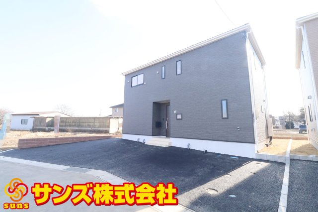 矢吹町八幡町第24　　　３号棟　　　善郷小学校、矢吹中学区の外観|北西側から見た駐車場を含む外観♪