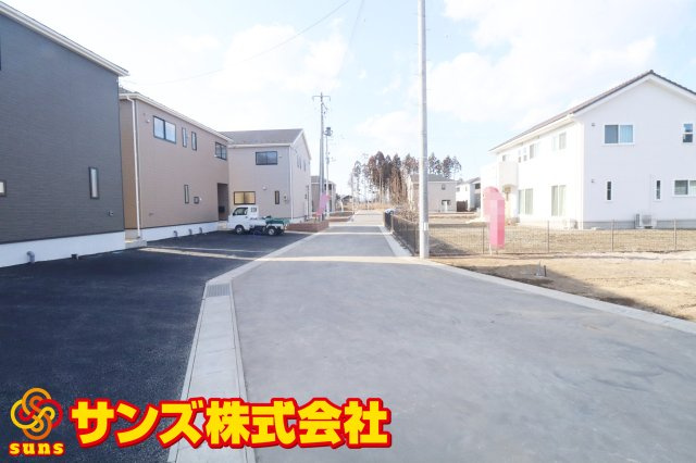 矢吹町八幡町第24　　　３号棟　　　善郷小学校、矢吹中学区の外観|北西側から見た駐車場を含む外観♪