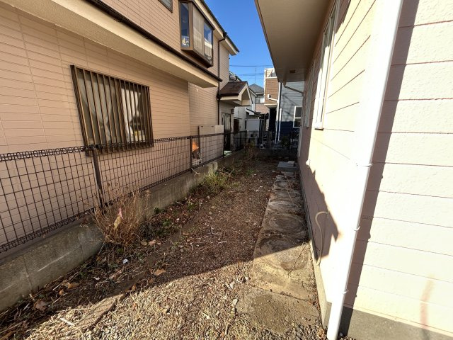 あきる野市草花中古戸建の庭|現地待ち合わせでの内見も承ります！西東京不動産まで是非お気軽にお問合せください♪