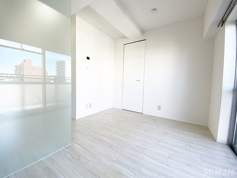 ワコー第２マンションの居間・リビング|別角度から見た洋室です☆