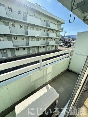 ファーストインK2のバルコニー