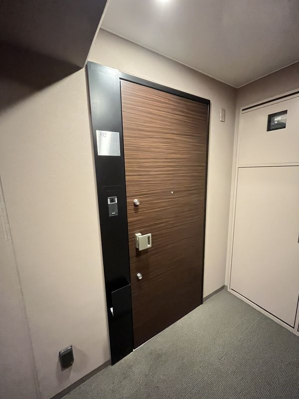 パークハウス麻布十番アーバンスの玄関