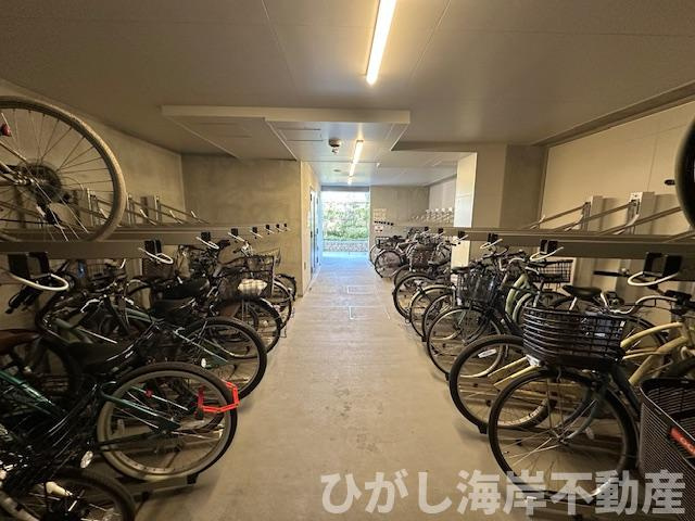 クリオ鵠沼海岸グランロワの駐輪場|敷地内駐輪場