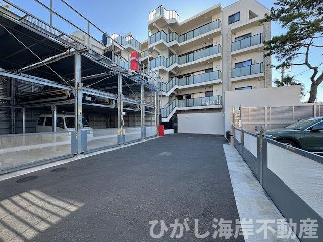クリオ鵠沼海岸グランロワの駐車場|敷地内駐車場