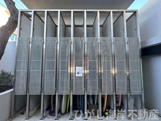 クリオ鵠沼海岸グランロワのその他共用部分|サーフボード置場