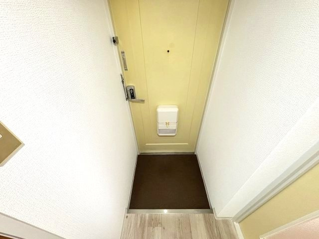 ビィラソレイユの玄関
