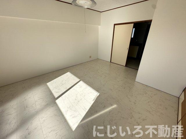 ファーストインK5の居間・リビング