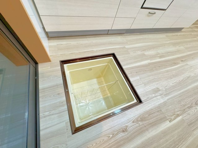 ２０２５年１１月リフォーム完了◆３沿線利用可◆周辺環境充実◆伏見区革屋町のキッチン|床下収納