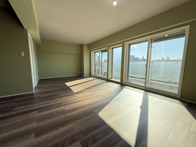 ユニハイツ朝霧の洋室