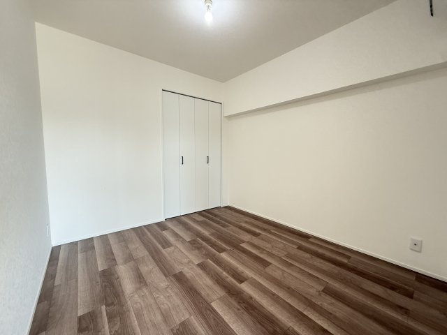 ユニハイツ朝霧の洋室