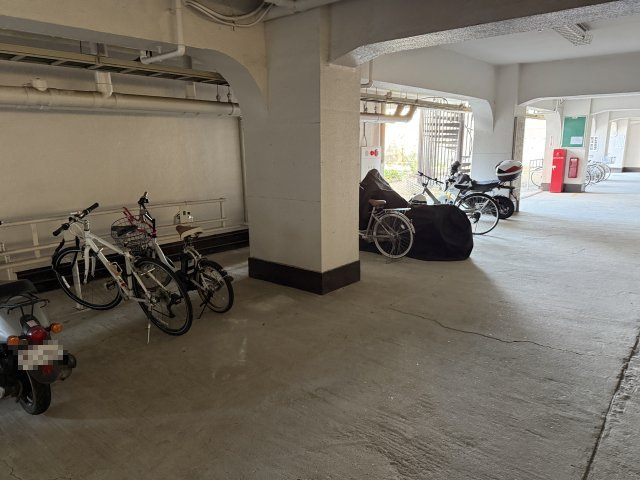 ユニハイツ朝霧の駐輪場