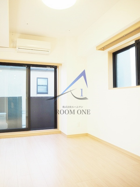 ルーブル溝の口参番館の居間・リビング|洋室のお部屋です。