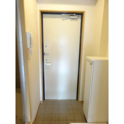 グランドール北上野の玄関