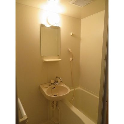 グランドール北上野の浴室