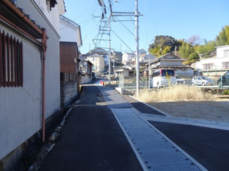 【前面道路含む現地写真】 | 川西市火打2丁目6-1　全5区画　A号地　建築条件無土地