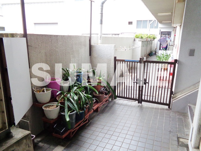 メゾン塚本のロビー|建物内です☆