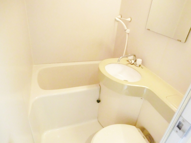 メゾン塚本の浴室|きれいなユニットバスです