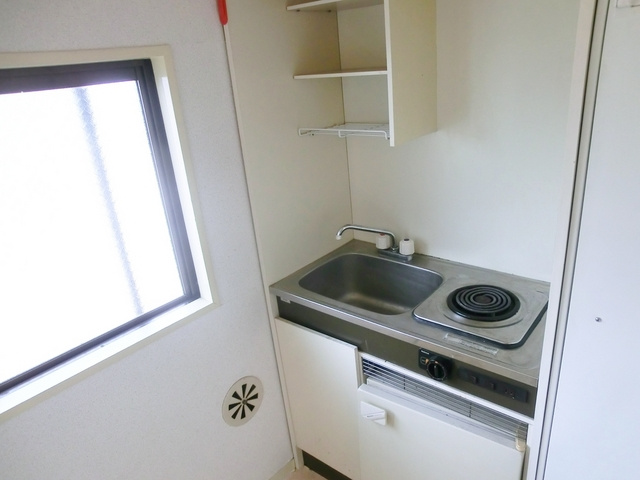 メゾン塚本のキッチン|ミニ冷蔵庫も付いてます